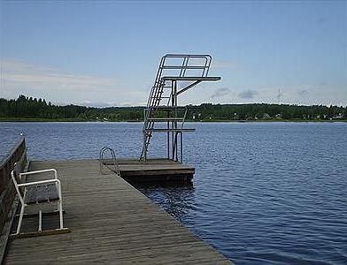 Campsite Sysmä - 3х звездочный кемпинг расположенный на озере, в 170 км от Хельсинки. Волейбол, детская площадка, байдарки, пляж, кафе, лодки, мини-гольф, настольный теннис, сауна и многое др.